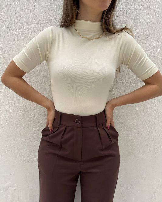 Body de Malha com Gola Fechada e Manga Curta Amarela Amarílis