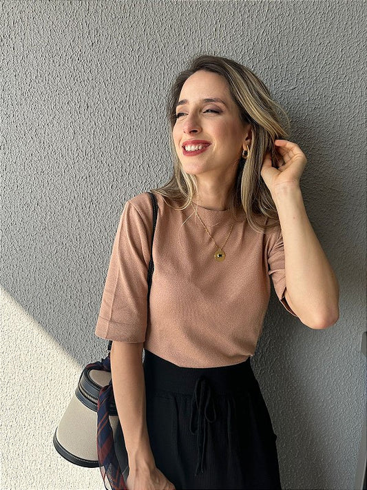 Blusa em tricot com manga curta linha basic bege Maçã