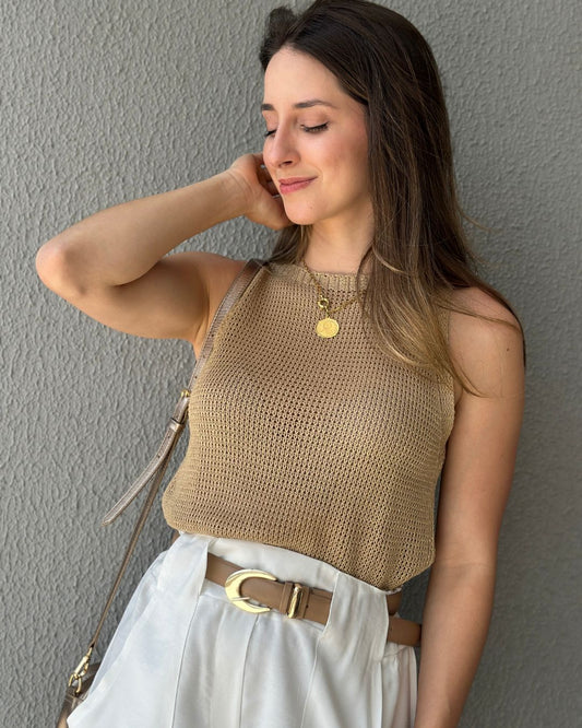 Cinto em couro com ferragens douradas Cipó