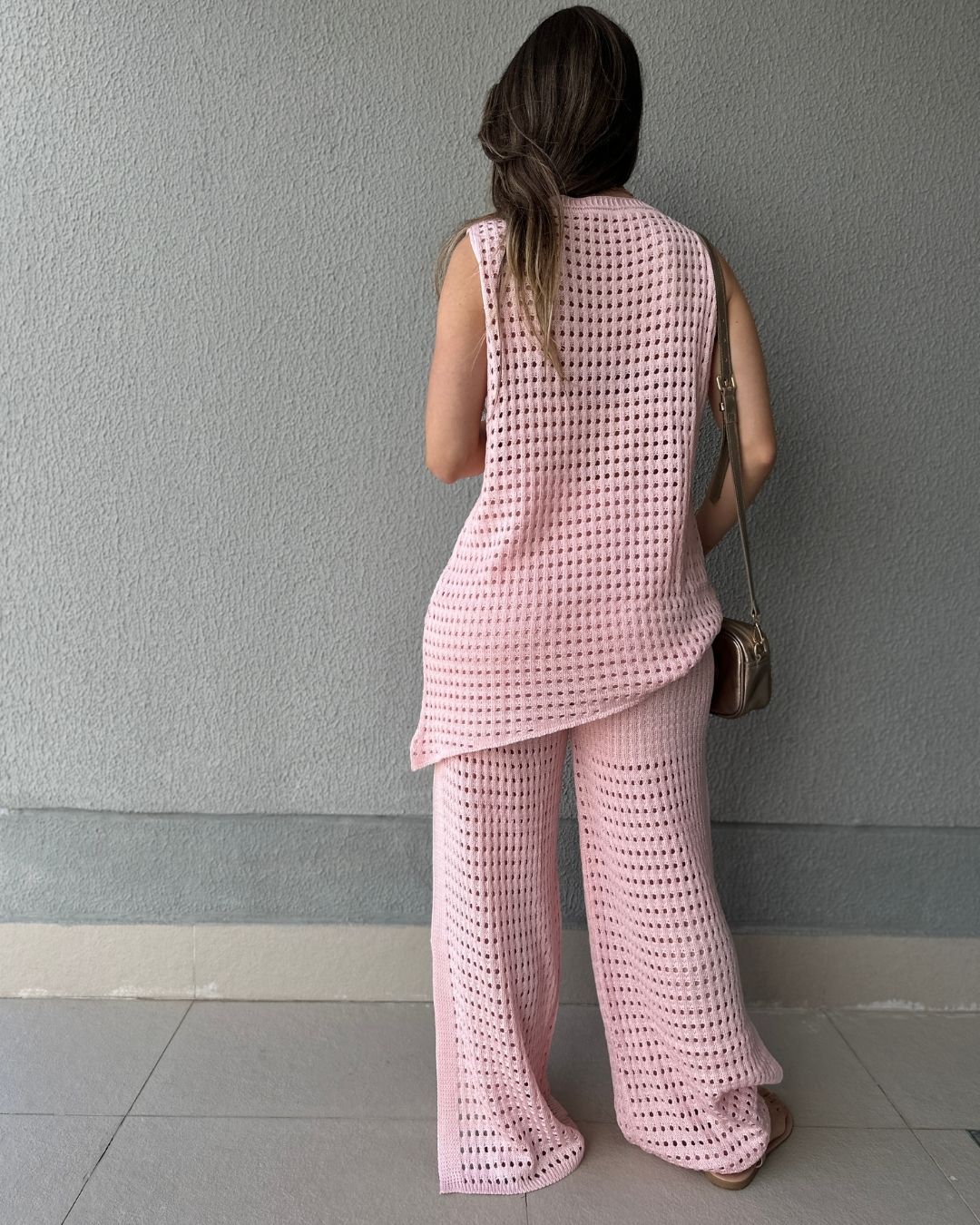 Conjunto Tricô de Calça Ampla e Blusa Assimétrica Rosa
