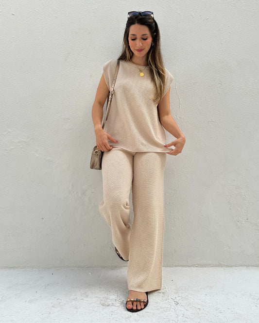 Conjunto de Calça Reta e Colete com Manga Japonesa Graviola