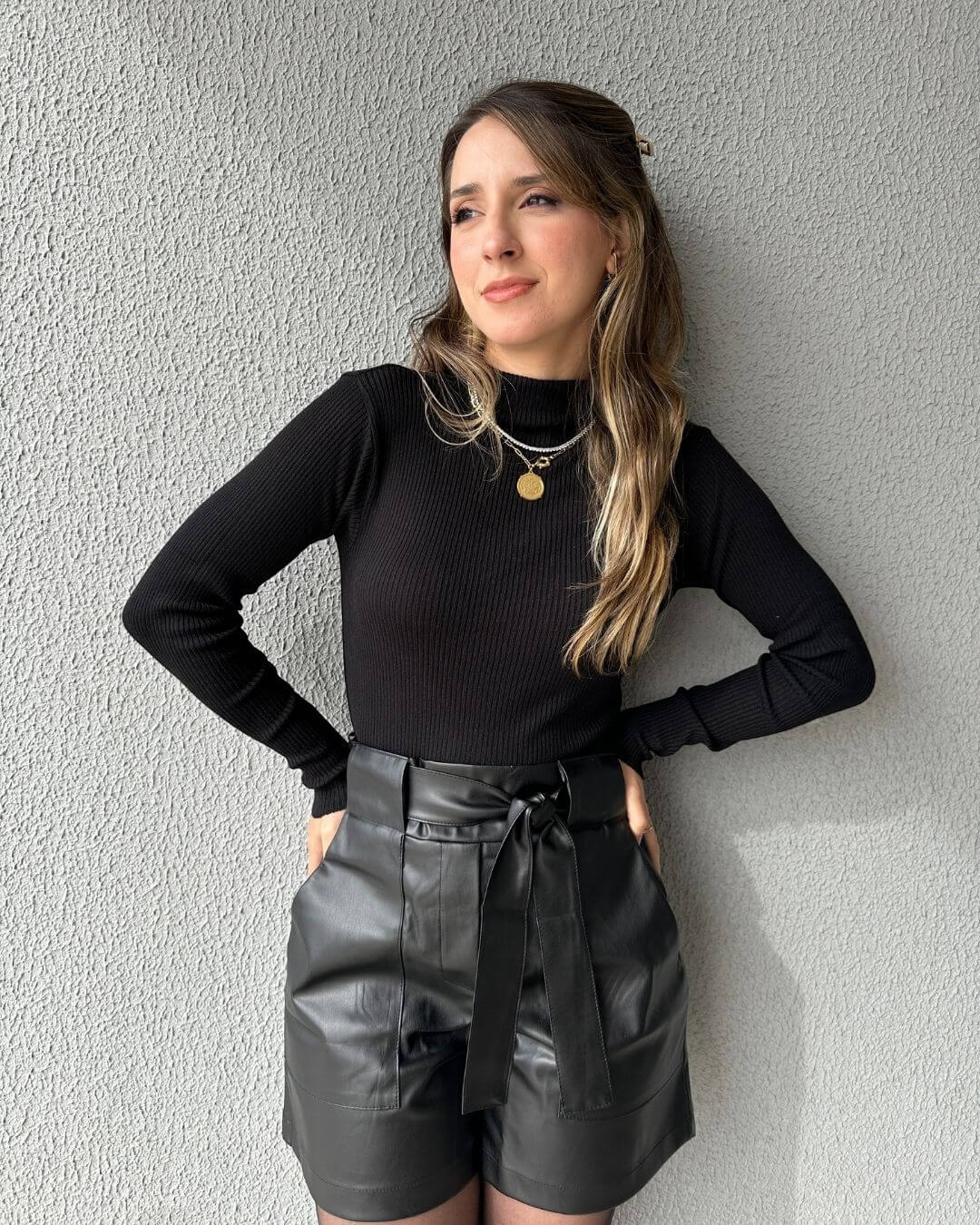 Blusa Cacharrel Tricô Modal Canelada Gola Simples Preta Antúrio