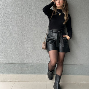 Blusa Cacharrel Tricô Modal Canelada Gola Simples Preta Antúrio