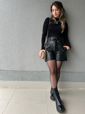 Blusa Cacharrel Tricô Modal Canelada Gola Simples Preta Antúrio