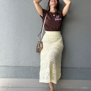 Saia Tricô Evasê com Detalhes Rendados Amarílis