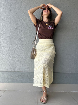 Saia Tricô Evasê com Detalhes Rendados Amarílis