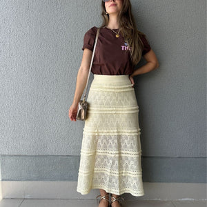 Saia Tricô Evasê com Detalhes Rendados Amarílis