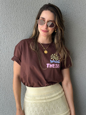 T-shirt 100% Algodão com Estampa Frente e Costas Marrom Cajá