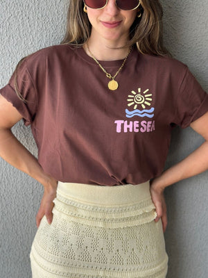 T-shirt 100% Algodão com Estampa Frente e Costas Marrom Cajá