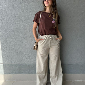 T-shirt 100% Algodão com Estampa Frente e Costas Marrom Cajá