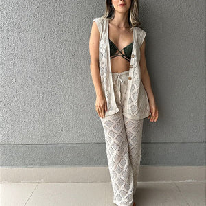 Conjunto de tricot com calça e colete com botoes cru Coqueiro