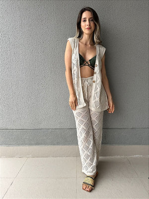 Conjunto de tricot com calça e colete com botoes cru Coqueiro