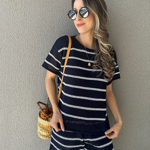 Conjunto tricot short e blusa listrado azul marinho e branco Caju