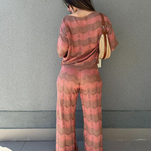 Conjunto Listrado de Calça e Blusa Marrom com Rosê Morango