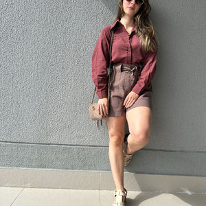 Camisa Tradicional Marrom com Bolso Frontal Jasmim