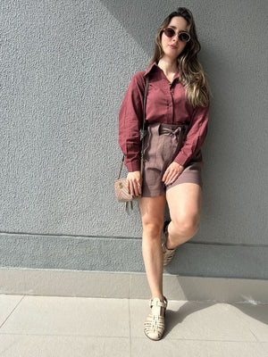 Camisa Tradicional Marrom com Bolso Frontal Jasmim