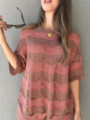 Conjunto Listrado de Calça e Blusa Marrom com Rosê Morango