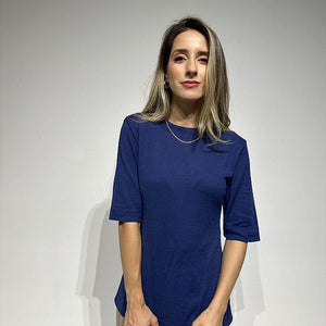 Blusa em tricot com manga curta linha basic azul marinho Maçã