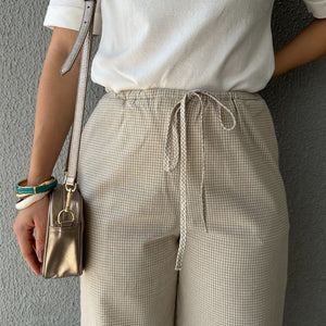 Calça Wide Leg Cós com Elástico e Amarração Amêndoa