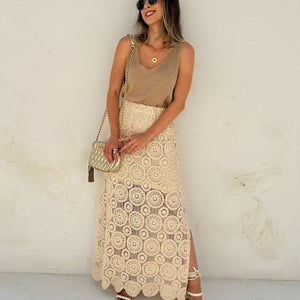 Regata  cropped  com decote V luréx dourado Avelã