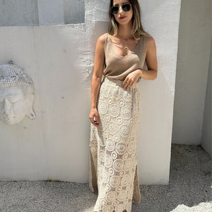 Regata  cropped  com decote V luréx dourado Avelã