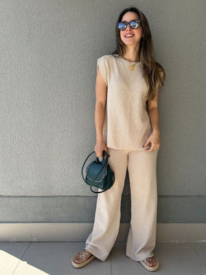 Conjunto de Calça Reta e Colete com Manga Japonesa Graviola