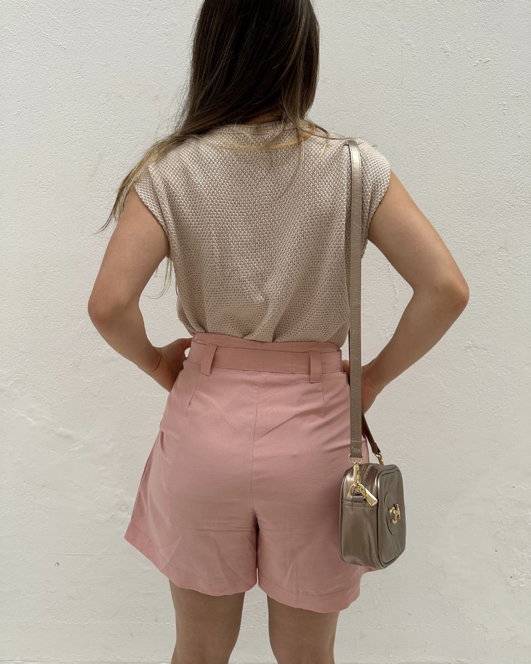 Short Solto Viscolinho Alfaiataria com Cinto Rosa Azaléia