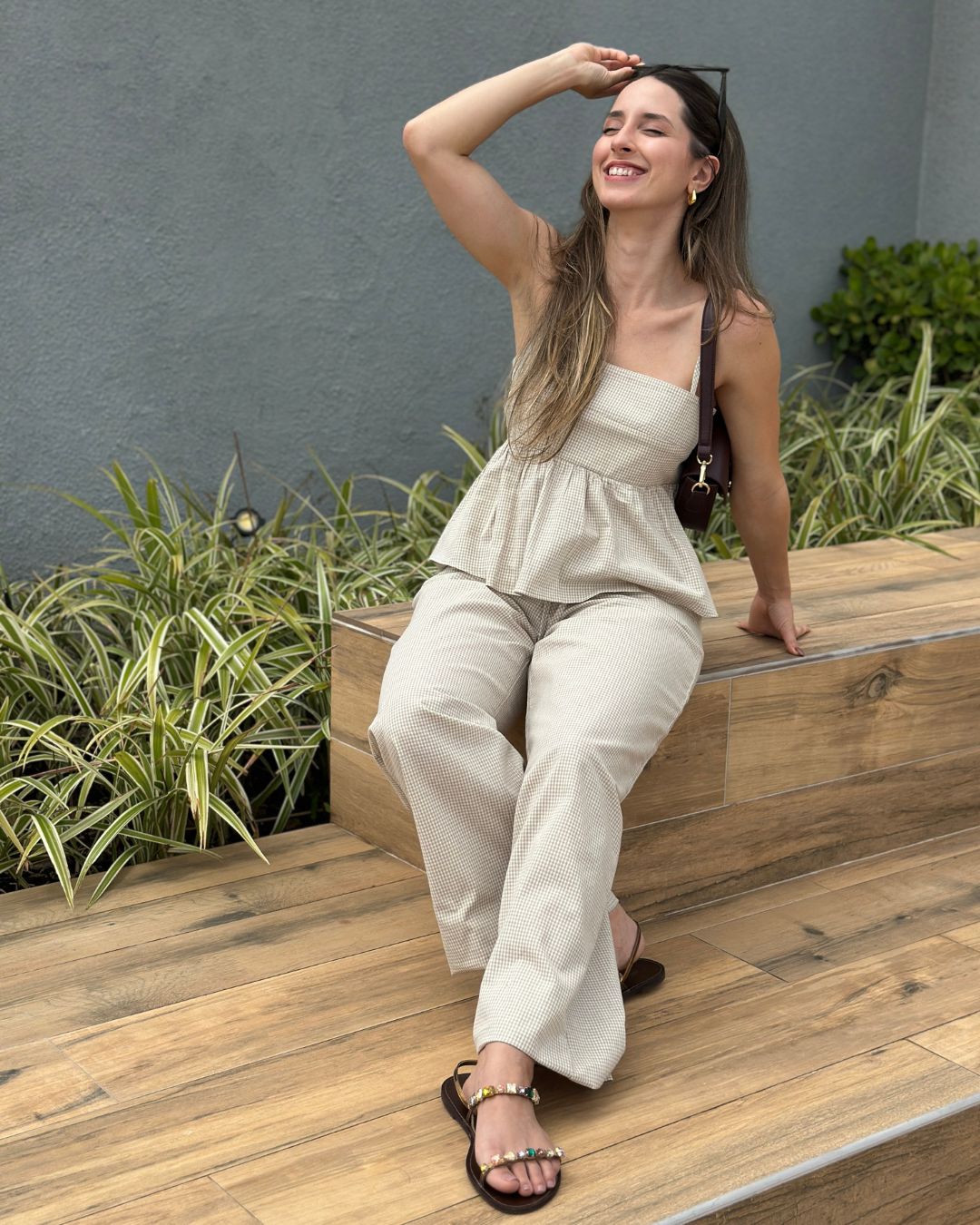Calça Wide Leg Cós com Elástico e Amarração Amêndoa