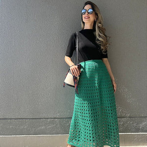 Saia tricot midi vazado evasê verde Samambaia