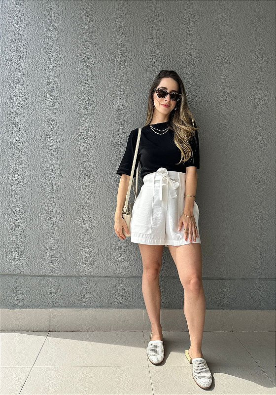 Blusa em tricot com manga curta linha basic preta Maçã