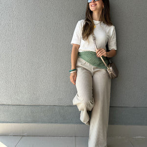 Calça Wide Leg Cós com Elástico e Amarração Amêndoa