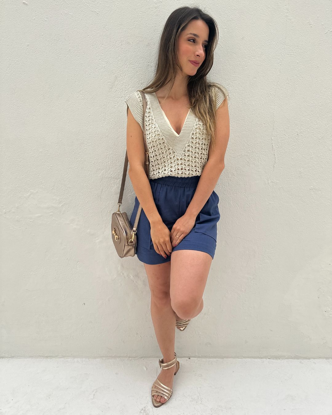 Colete tricot fechado cru com lurex prata e dourado Limão