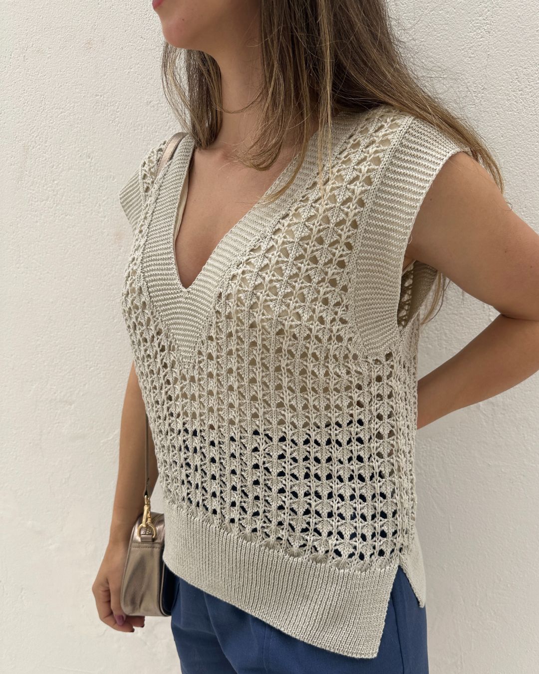 Colete tricot fechado cru com lurex prata e dourado Limão