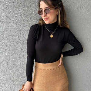Blusa cacharrel tricô modal gola alta Rolê Lisa preta Lirio