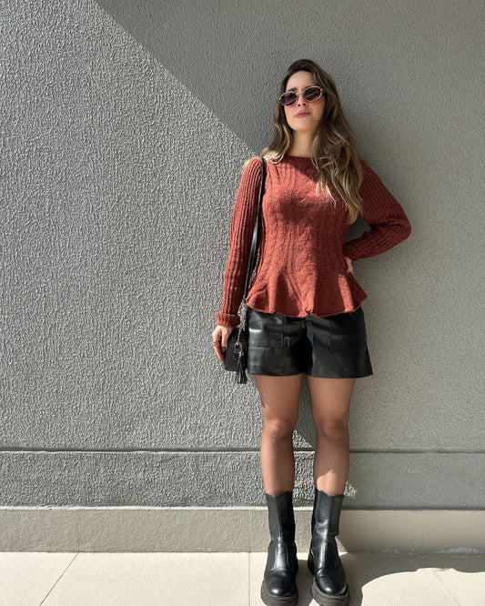 Blusa Tricô Peplum Amêndoa