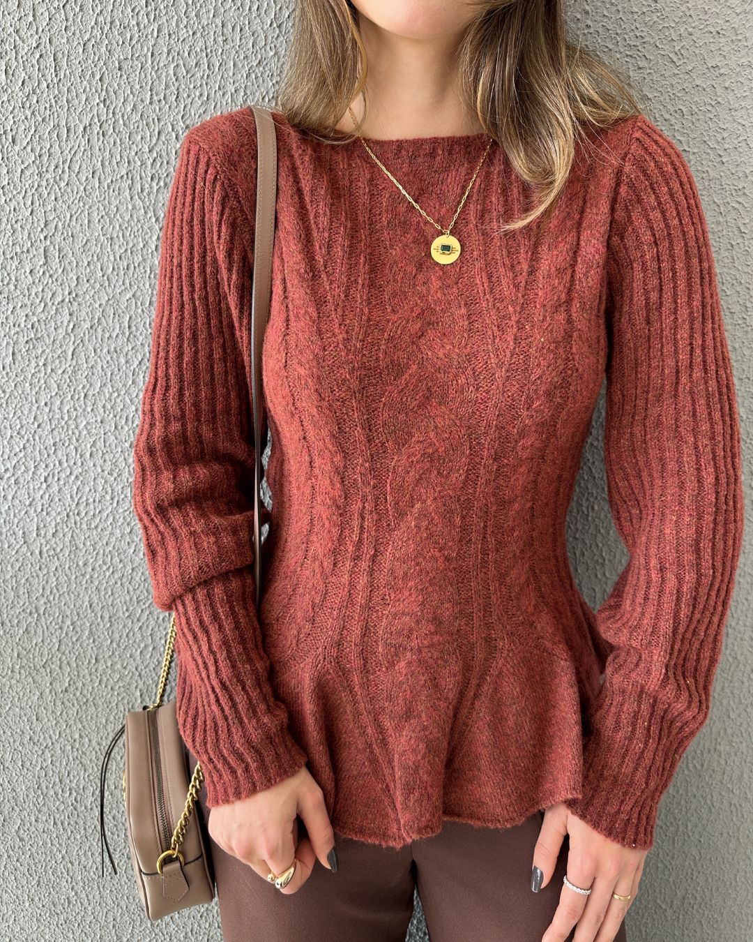 Blusa Tricô Peplum Amêndoa
