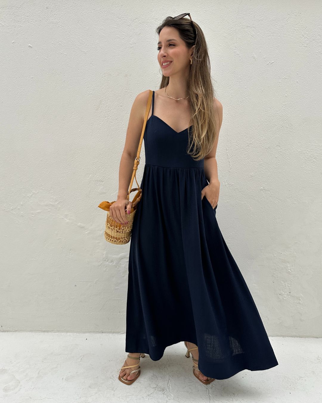 Vestido Evasê Com Alças e Decote em Coração Azul Manga