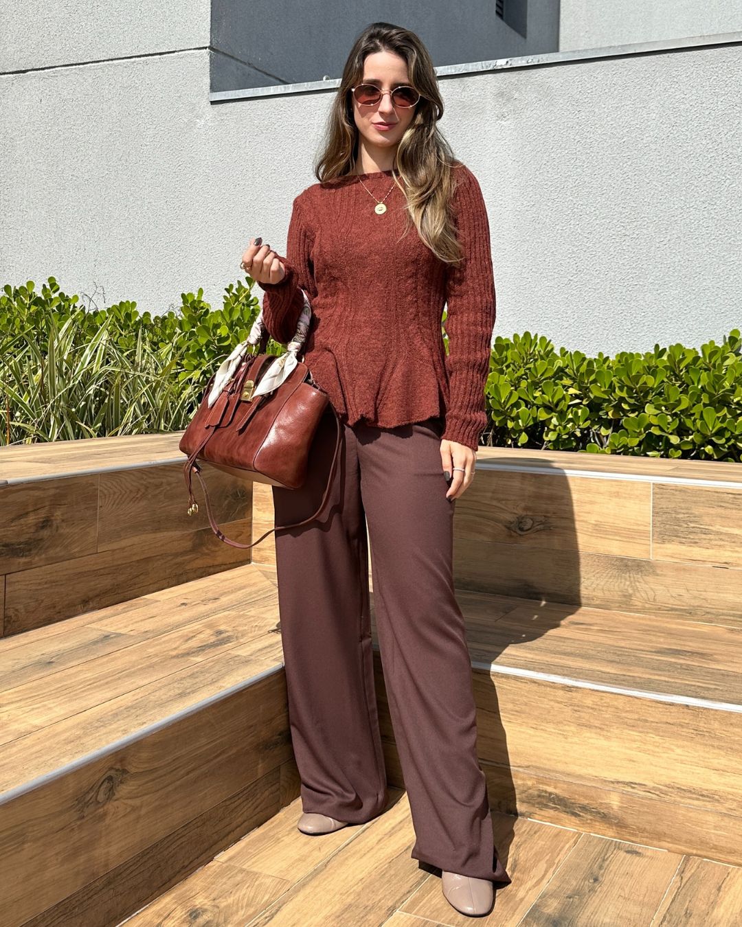 Blusa Tricô Peplum Amêndoa