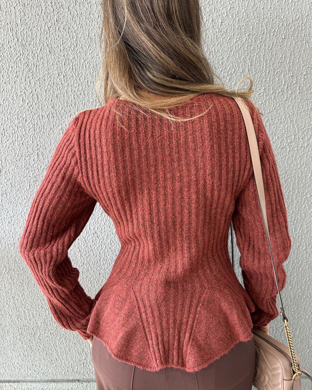 Blusa Tricô Peplum Amêndoa