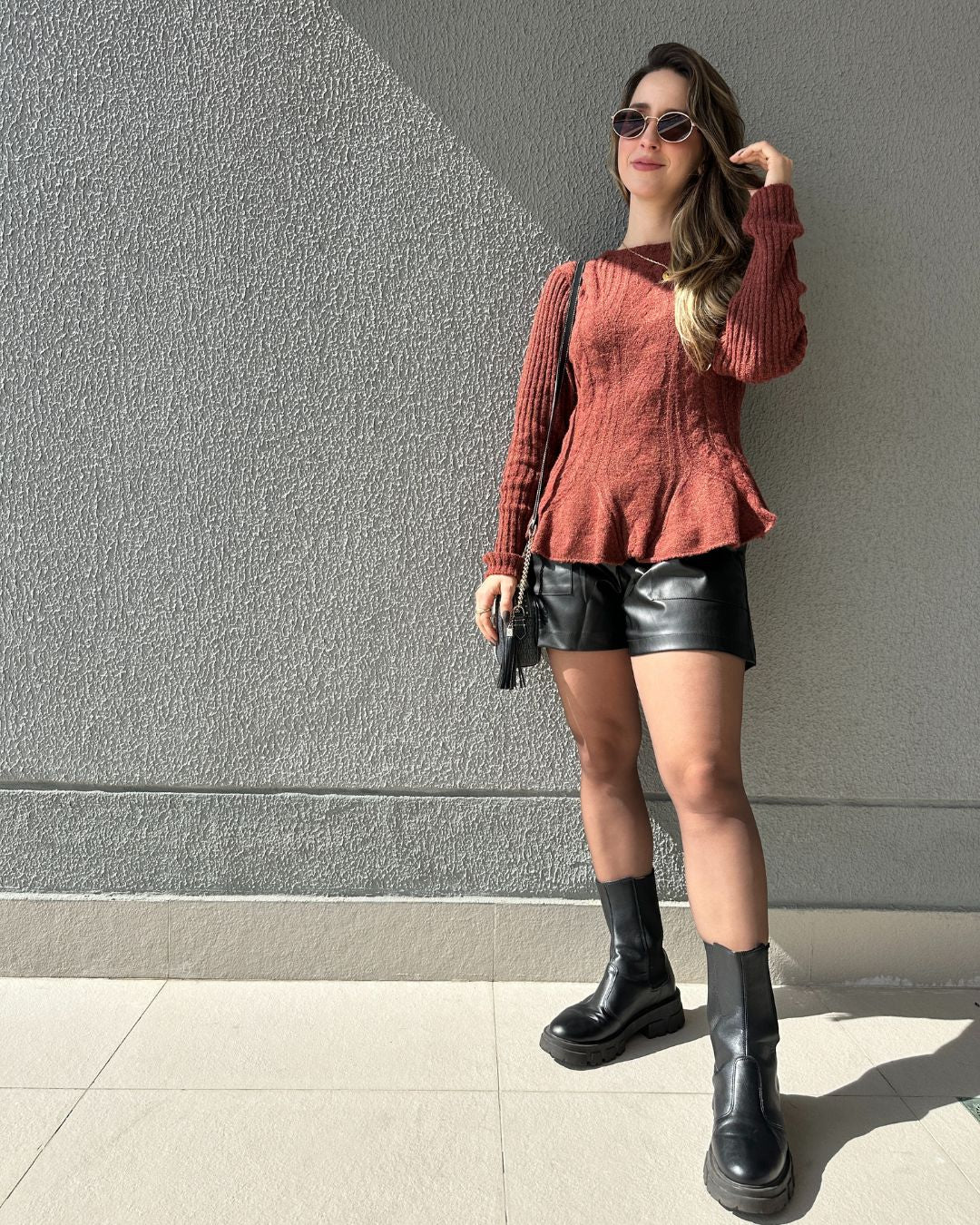 Blusa Tricô Peplum Amêndoa