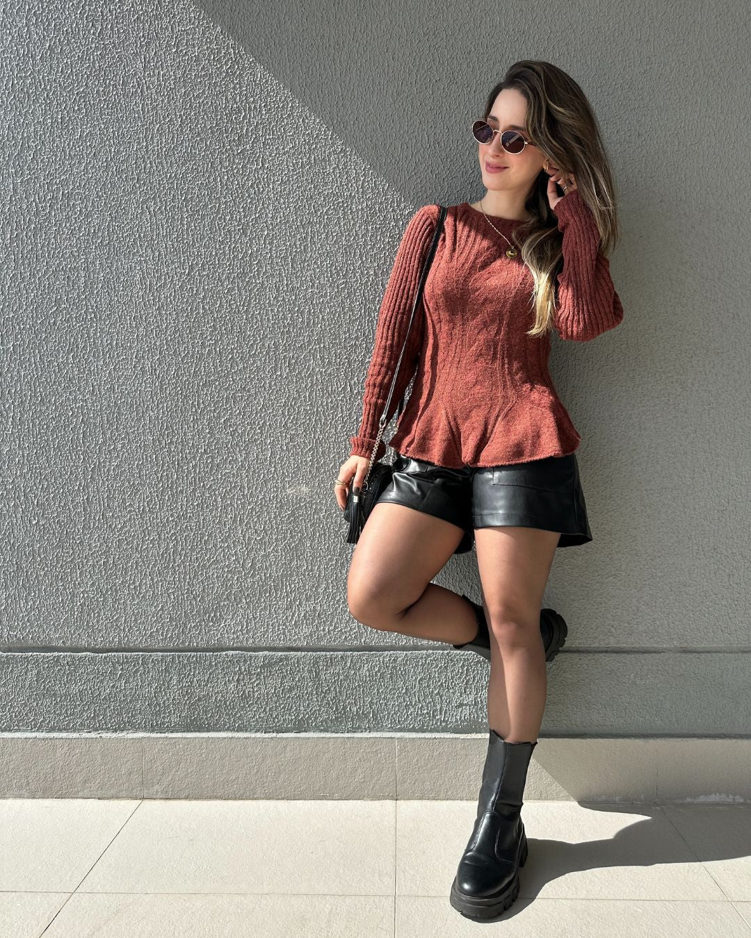 Blusa Tricô Peplum Amêndoa