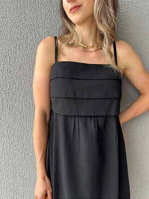 Vestido longo viscolinho de alça decote com camadas preto Jabuticaba