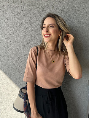 Blusa em tricot com manga curta linha basic bege Maçã