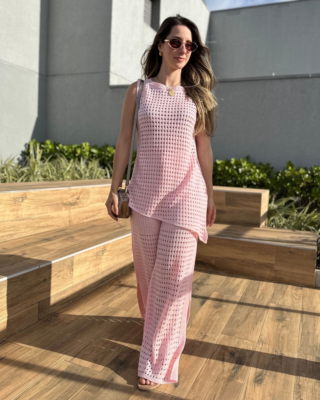 Conjunto Tricô de Calça Ampla e Blusa Assimétrica Rosa