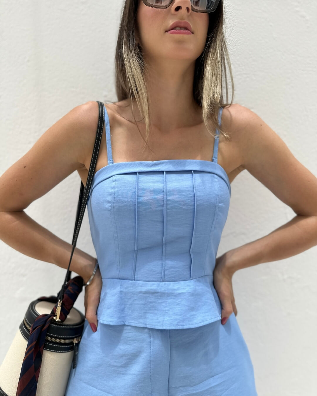 Conjunto Acácia Azul: Cropped Elástico e Short Alfaiataria