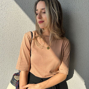 Blusa em tricot com manga curta linha basic bege Maçã