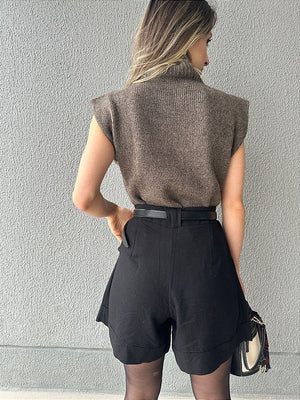 Short alfaiataria com bolso preto Alecrim