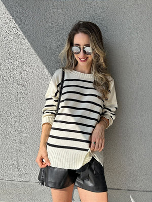 Blusa tricot oversized branca com listras pretas Lobélia