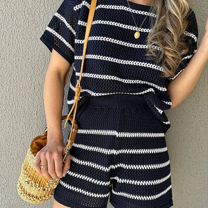 Conjunto tricot short e blusa listrado azul marinho e branco Caju