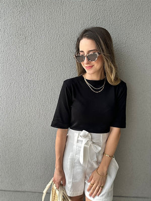 Blusa em tricot com manga curta linha basic preta Maçã